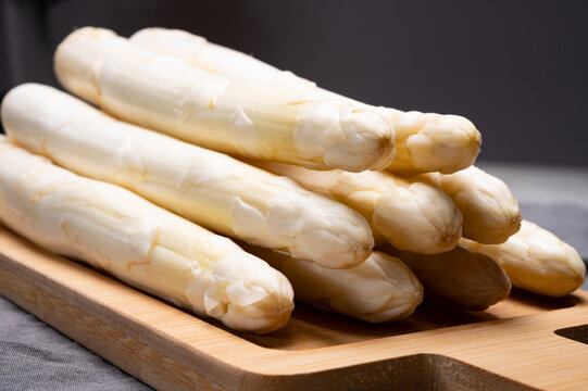 High quality big Dutch white asparagus vegetables ready to cook