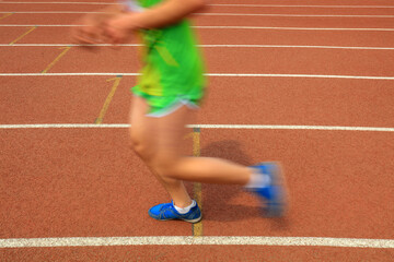 Obraz premium Long distance runners are running on the track