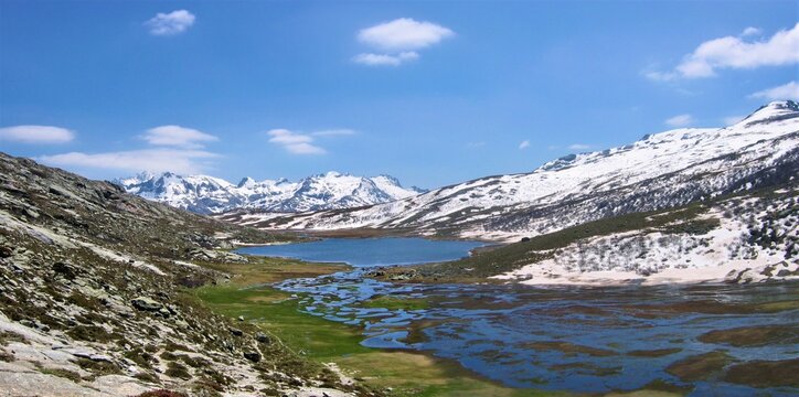 Paysage d'un lac de Monagne en Corse