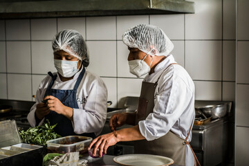 Chef, cocineros y protocolos de seguridad sanitarias.
