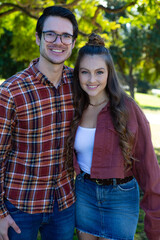 Obraz premium young couple at a park