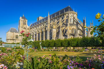 Obraz premium The St Stephen's Cathedral of Bourges (Berry, France), seen from the archbishopric garden. A gothic wonder listed as a Unesco World Heritage site