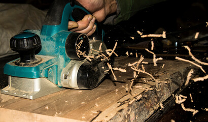 carpentry knife machine working throwing wood chips