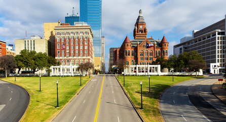 Dealey Plaza, city park and National Historic Landmark in downtown Dallas, Texas. Site of President John Fitzgerald Kennedy assassination in 1963. - obrazy, fototapety, plakaty