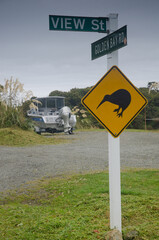 Naklejka premium Caution signal by the kiwi presence. Oban. Stewart Island. New Zealand.
