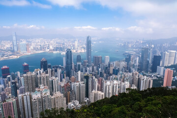 Fototapeta na wymiar 香港 ビクトリアピーク遊歩道（盧吉道観景台）からの景色