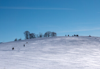 Skihang im winterlichen Erzgebirge