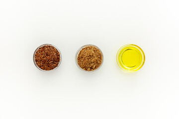 Flaxseed or flaxseed seeds, accompanied by oil (Linum usitatissimum)