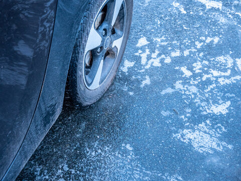 vereiste Fahrbahn im Winter Glatteis, Blitzeis