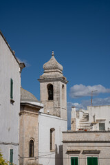 Fototapeta premium Strolling through the old town of Locorotondo in Puglia Italy