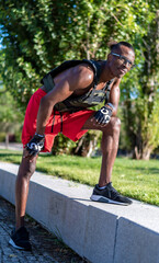 Sportsman of color, rest looking at the horizon