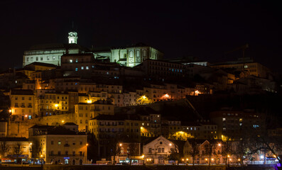 Fototapeta na wymiar Coimbra de noite