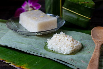 Khao Mak   dessert made from steamed glutinous rice fermented with mold and yeast in the form of flour.  For mold and yeast to turn into sugar  Or is it a 