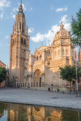 Fototapeta na wymiar Evening light is cast Primate Cathedral of Saint Mary of Toledo in Spain