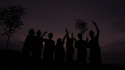 Fototapeta na wymiar silhouettes of people