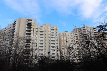 Grand immeuble d'habitation des années 1960 et 1970 dans le quartier du Tonkin, ville de Villeurbanne, département du Rhône, France