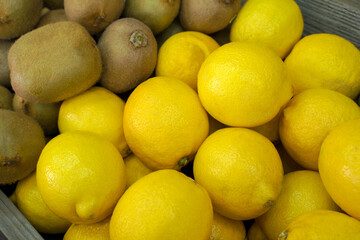 lemons and kiwis at the market stall