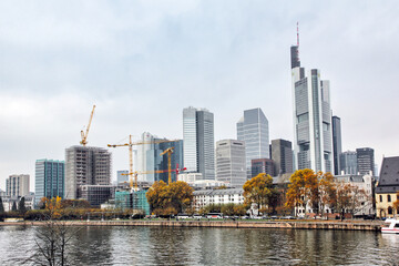 Skyline mit Wolkenkratzern in  Frankfurt am Main