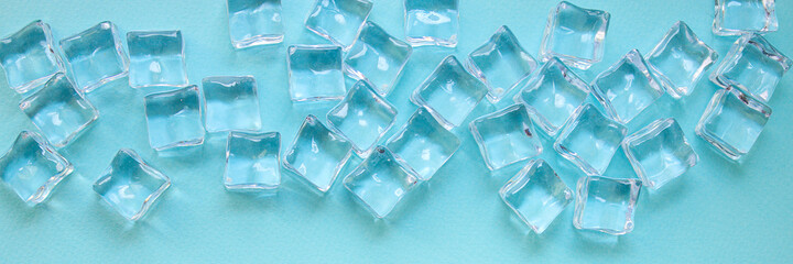 imitation artificial ice cubes plastic pieces transparent acrylic not really cold, optical illusion...