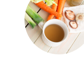 Vegetable broth, ideal for a healthy diet, to break the fast and detox