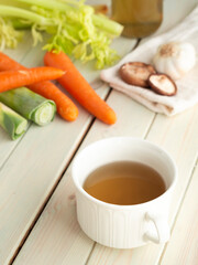 Vegetable broth, ideal for a healthy diet, to break the fast and detox