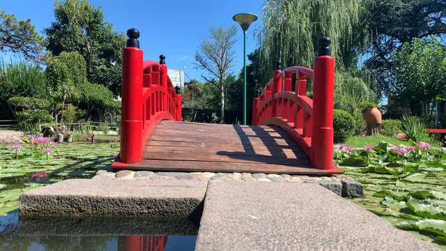 Puente rojo estilo japones / Red Japanese style bridge