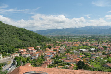 Fototapeta na wymiar Il panorama dal centro storico di Ameglia in provincia di La Spezia, Liguria, Italia.