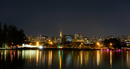 Fototapeta premium Ibirapuera park fountains and lake at night, Sao Paulo city, Brazil