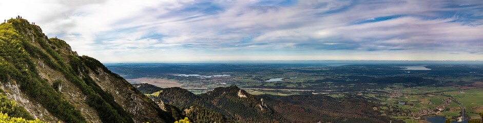 Herzogstand Oberbayern – Weitblick auf Murnau, Staffelsee, Riegsee und Starnberger See etc.