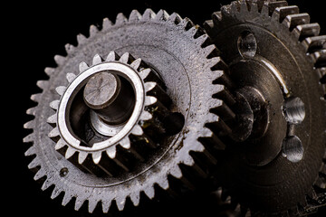 Metal gears from an internal combustion engine. Torque transmitting components.