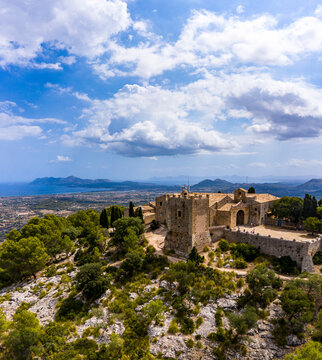 Spain, Balearic Islands, Majorca, Pollena, Santuario&not;&dagger;del&not;&dagger;Puig&not;&dagger;de&not;&dagger;Maria, aerial view