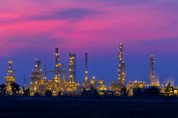 Obraz na płótnie Canvas Pipeline of heavy factory of petrochemical with beautiful sky.