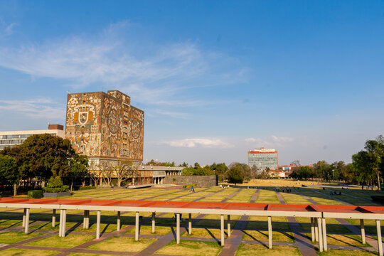 Mexican college yard with buildings in the distance