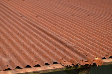 錆びた波トタン