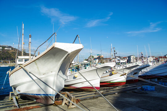 小型漁船 の画像 107 件の Stock 写真 ベクターおよびビデオ Adobe Stock