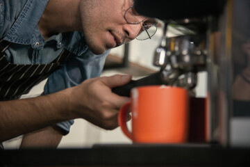 barista focus neatly to making fine espresso shot