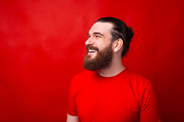 Obraz premium A nice portrait of a man smiling and looking away .