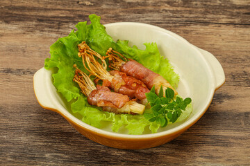 Roasted enoki mushrooms with bacon
