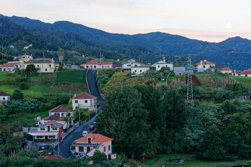 Portugal - Madeira - Santana - Abendstimmung mit Mond