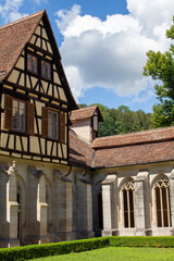 Fototapeta na wymiar Altes Kloster mit toller Architektur und Fachwerk