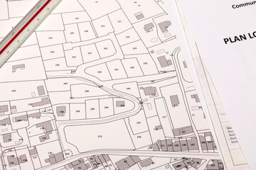 Urbanisme et logement - Aménagement du territoire - projet de lotissement sur fond de plan cadastral