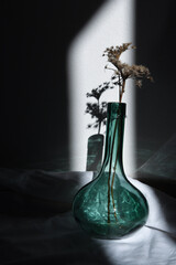 bottiglia still life vintage natura morta decorazione casa ombre luci poster fotografia artistica 
