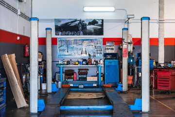 Image of a car repair garage