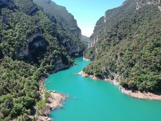 Obraz premium Vistas aéreas del desfiladero de Montrebei entre Catataluña y Aragón.