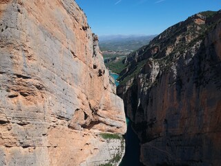 Vistas aéreas del desfiladero de Montrebei entre Catataluña y Aragón.