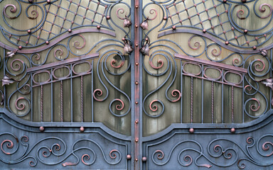 Closed large metal gates, macro