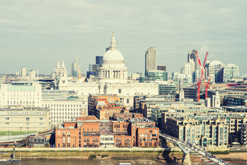 Obraz premium LONDON, UK - 17 FEBRUARY, 2017: St Paul's Cathedral is an Anglican cathedral, the seat of the Bishop of London and the mother church of the Diocese of London