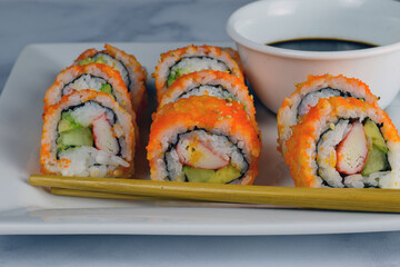 california rollwith masago