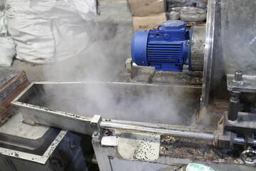 Equipment for recycling plastic waste