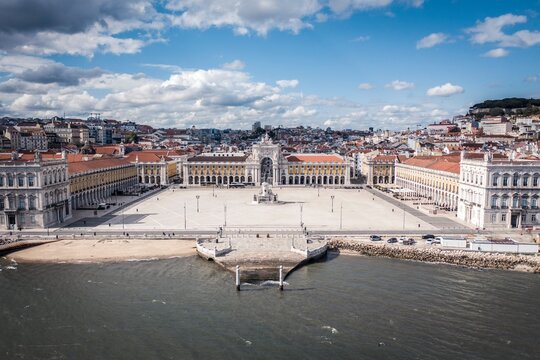 Pra&ccedil;a do Com&eacute;rcio em Lisboa, Portugal